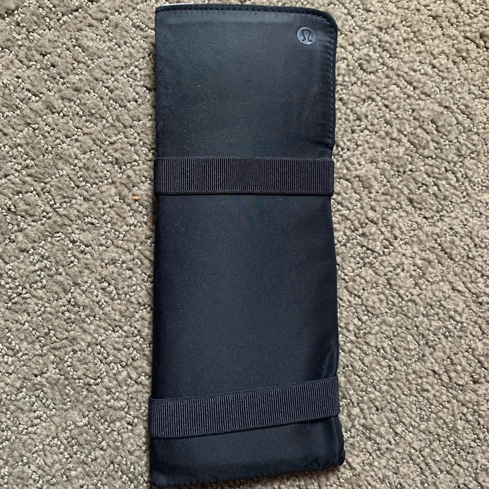 lululemon hot hair tool case
